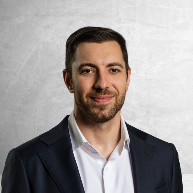 Zaniyar Sharifi